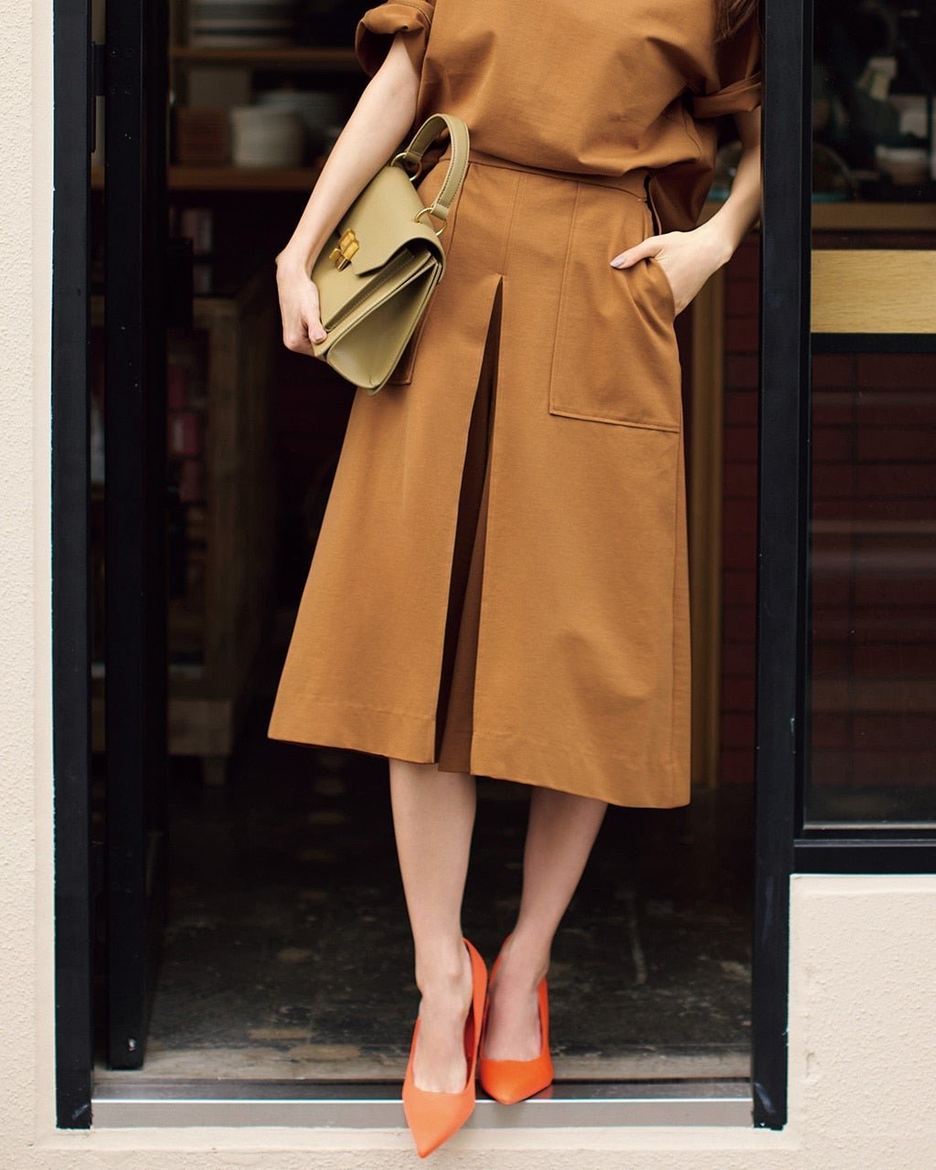 【ドゥクラッセ/DoCLASSE】のシルキーポンチ・タックプリーツパンツ インテリア・キッズ・メンズ・レディースファッション・服の通販 founy(ファニー) 　ファッション　Fashion　レディースファッション　Fashion for Women　パンツ　Pants & Trousers　おすすめ　Recommended / Our Picks　なめらか　Smooth, Silky Texture　カットソー　Cut and Sewn Top　ストレッチ　Stretch, Stretchy Fabric　セットアップ　Set-Up, Coordinated Outfit　夏　Summer　ビジネス 仕事 通勤　Business / Work / Commuting　キャメル|ID: prp329100003117628 ipo3291000000028257286