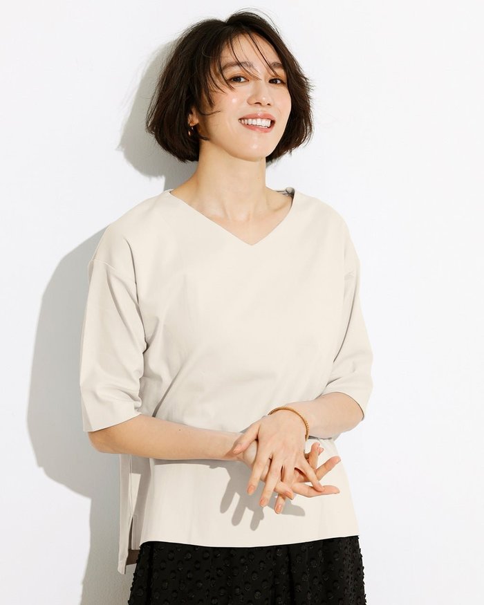 【ドゥクラッセ/DoCLASSE】の抜け感Vネック/5分袖・ドゥクラッセTシャツ インテリア・キッズ・メンズ・レディースファッション・服の通販 founy(ファニー) https://founy.com/ ファッション Fashion レディースファッション WOMEN トップス・カットソー Tops/Tshirt シャツ/ブラウス Shirts/Blouses ロング / Tシャツ T-Shirts カットソー Cut and Sewn Vネック V-Neck インナー Inner カットソー Cut And Sew シンプル Simple ジャケット Jacket デニム Denim 定番 Standard なめらか Smooth パール Pearl ベーシック Basic 半袖 Short Sleeve NEW・新作・新着・新入荷 New Arrivals おすすめ Recommend ビジネス 仕事 通勤 Business |ID: prp329100003118004 ipo3291000000032153520