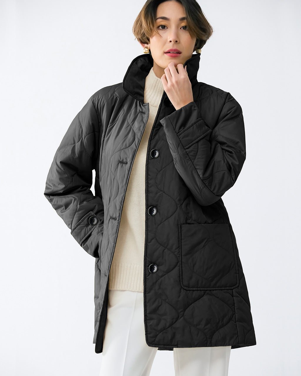 【ドゥクラッセ/DoCLASSE】のファンクションキルト・ステンカラー インテリア・キッズ・メンズ・レディースファッション・服の通販 founy(ファニー) ファッション Fashion レディースファッション Fashion for Women アウター Coat / Outerwear Collection コート・ロングコート・ピーコート Long Coats, Peacoats & More キルティング Quilted, Quilting キルト Quilt, Quilted Fabric サークル Circle, Round Design ジャケット Jacket, Outerwear スポーツ Sports, Activewear スマート Smart, Elegant ツイード Twill, Twill Weave バランス Balance, Style Balance プリント Print, Printed Pattern ミドル Middle Length, Mid Height モダン Modern, Contemporary モチーフ Motif, Design Theme 無地 Plain, Solid Color ロング Long, Long-Length ワイド Wide, Wide Fit 冬 Winter / This Winter エレガント 上品 Elegant ビジネス 仕事 通勤 Business / Work / Commuting ブラック|ID: prp329100003118489 ipo3291000000035991975