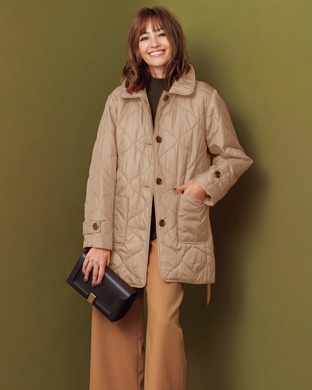 【ドゥクラッセ/DoCLASSE】のファンクションキルト・ステンカラー インテリア・キッズ・メンズ・レディースファッション・服の通販 founy(ファニー) ファッション Fashion レディースファッション Fashion for Women アウター Coat / Outerwear Collection コート・ロングコート・ピーコート Long Coats, Peacoats & More キルティング Quilted, Quilting キルト Quilt, Quilted Fabric サークル Circle, Round Design ジャケット Jacket, Outerwear スポーツ Sports, Activewear スマート Smart, Elegant ツイード Twill, Twill Weave バランス Balance, Style Balance プリント Print, Printed Pattern ミドル Middle Length, Mid Height モダン Modern, Contemporary モチーフ Motif, Design Theme 無地 Plain, Solid Color ロング Long, Long-Length ワイド Wide, Wide Fit 冬 Winter / This Winter エレガント 上品 Elegant ビジネス 仕事 通勤 Business / Work / Commuting ベージュ|ID: prp329100003118489 ipo3291000000035991977