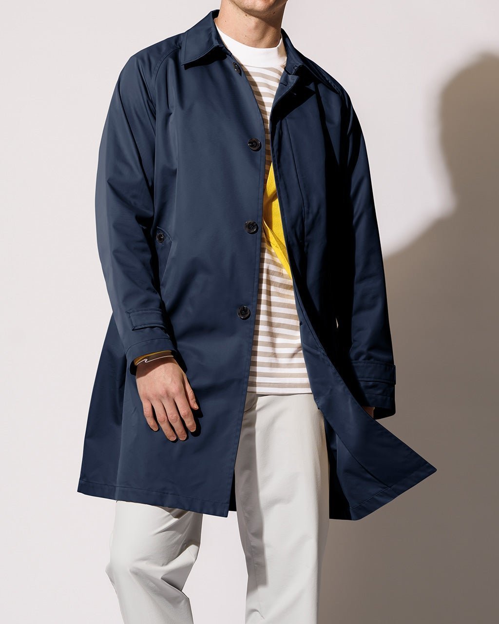 【ドゥクラッセ/DoCLASSE / MEN】の撥水コットンギャバ・ ステンカラーコート インテリア・キッズ・メンズ・レディースファッション・服の通販 founy(ファニー) 　ファッション　Fashion　メンズファッション　MEN　軽量　Lightweight　ジャケット　Jacket　スリーブ　Sleeve　セーター　Sweater　財布　Wallet　ポケット　Pocket　ミリタリー　Military　メガネ　Glasses　メンズ　Mens　旅行　Travel　エレガント 上品　Elegant　ゴルフ　Golf　ビジネス 仕事 通勤　Business　ネイビー|ID: prp329100003172153 ipo3291000000030983497