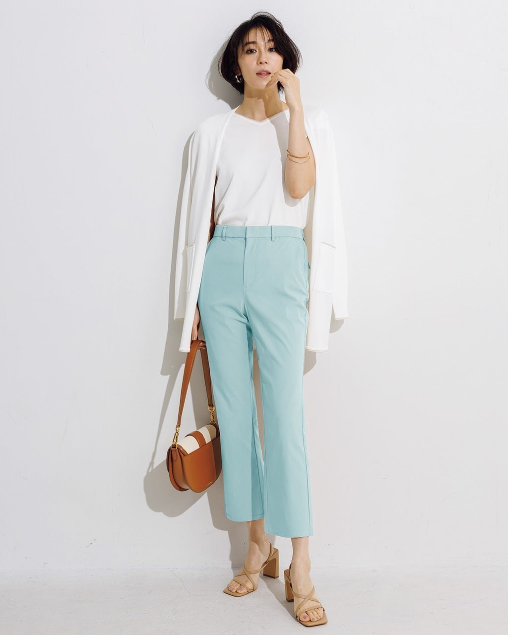 【ドゥクラッセ/DoCLASSE】のドライタッチ・脚長ストレート/63cm インテリア・キッズ・メンズ・レディースファッション・服の通販 founy(ファニー) 　ファッション　Fashion　レディースファッション　Fashion for Women　パンツ　Pants & Trousers　春　Spring　秋　Autumn　クール　Cool, Chic　コンパクト　Compact, Small Size　ストレッチ　Stretch, Stretchy Fabric　ストレート　Straight, Straight Cut　フラップ　Flap, Flap Pocket　ポケット　Pocket, Pocket Detail　ループ　Loop, Loop Knit　ライトブルー|ID: prp329100003221150 ipo3291000000028260333