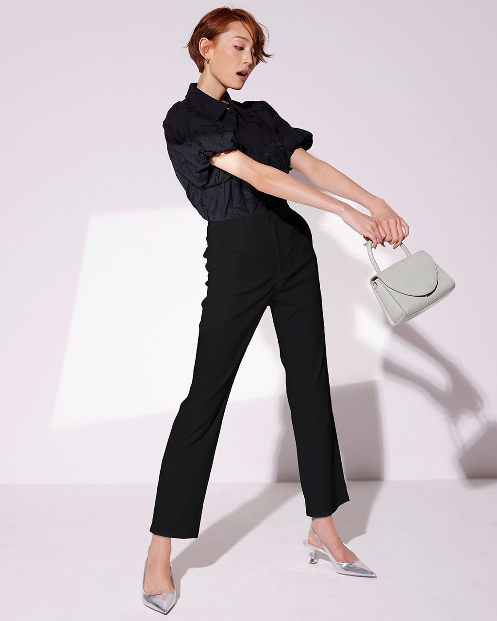 【ドゥクラッセ/DoCLASSE】のドライタッチ・脚長ストレート/68cm インテリア・キッズ・メンズ・レディースファッション・服の通販 founy(ファニー) 　ファッション　Fashion　レディースファッション　Fashion for Women　パンツ　Pants & Trousers　春　Spring　秋　Autumn　クール　Cool, Chic　コンパクト　Compact, Small Size　ストレッチ　Stretch, Stretchy Fabric　ストレート　Straight, Straight Cut　フラップ　Flap, Flap Pocket　ポケット　Pocket, Pocket Detail　ループ　Loop, Loop Knit　ブラック|ID: prp329100003221155 ipo3291000000028260352