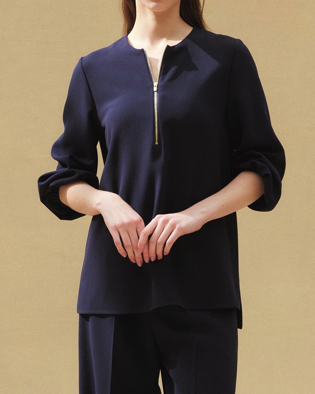 【ドゥクラッセ/DoCLASSE】のドレープWクロス・ キーネックブラウス インテリア・キッズ・メンズ・レディースファッション・服の通販 founy(ファニー) 　ファッション　Fashion　レディースファッション　Ladies' Fashion Online　トップス・カットソー　Tops/Tshirt　シャツ/ブラウス　Shirts/Blouses　サンダル　Sandals　シンプル　Simple　ジップアップ　Zip Up　ジュエリー　Jewelry　スカーフ　Scarf　ストール　Stall　とろみ　Thickness　デコルテ　Decolletage　ドレープ　Drape　リボン　Ribbon　ワイド　Wide　日本製　Made In Japan　ダークネイビー|ID: prp329100003221161 ipo3291000000032637060