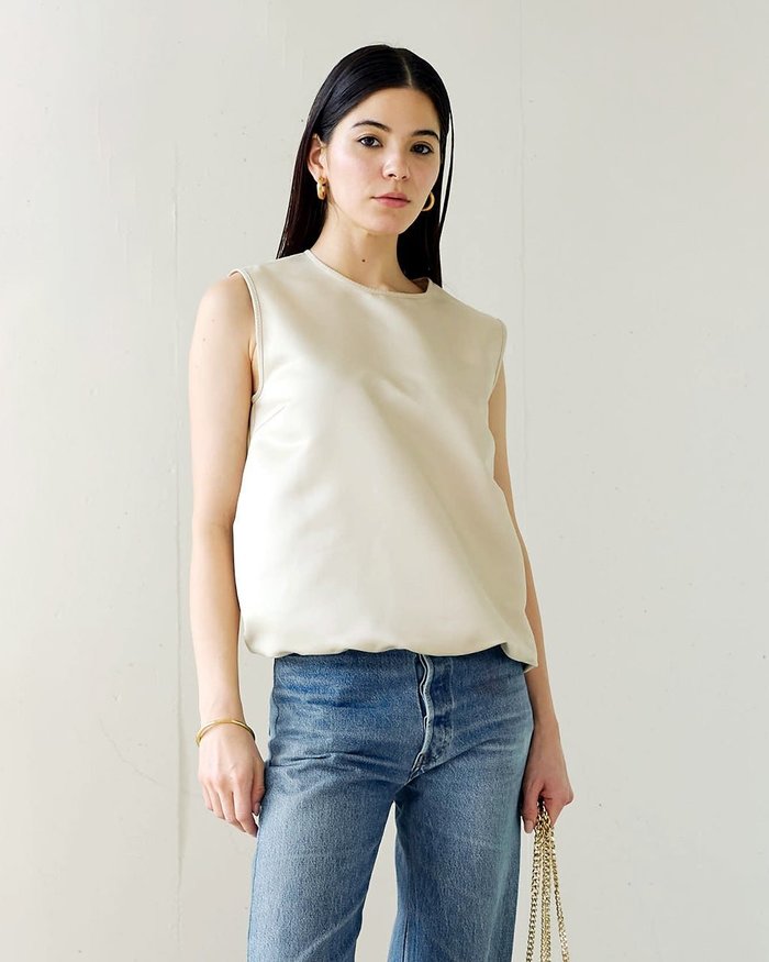 【ドゥクラッセ/DoCLASSE】のジャパンサテン・タックブラウス インテリア・キッズ・メンズ・レディースファッション・服の通販 founy(ファニー) https://founy.com/ ファッション Fashion レディースファッション Ladies' Fashion Online トップス・カットソー Tops/Tshirt シャツ/ブラウス Shirts/Blouses サテン Satin ジャケット Jacket スリット Slit センター Center フォルム Form |ID: prp329100003221164 ipo3291000000032637063