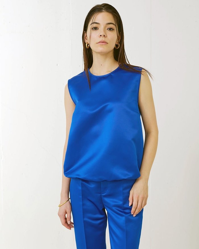 【ドゥクラッセ/DoCLASSE】のジャパンサテン・タックブラウス インテリア・キッズ・メンズ・レディースファッション・服の通販 founy(ファニー) https://founy.com/ ファッション Fashion レディースファッション Fashion for Women トップス・カットソー Cut & Sew Tops シャツ・ブラウス・オフィスカジュアル Elegant Blouses & Button-Ups サテン Satin, Glossy Fabric ジャケット Jacket, Outerwear スリット Slit, Slit Detail センター Center, Center Line フォルム Silhouette, Form |ID: prp329100003221164 ipo3291000000035933780