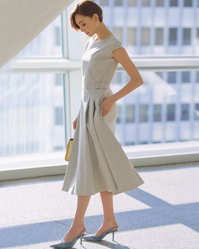 【ドゥクラッセ/DoCLASSE】の綿麻オックスフォード・ボタンデザインワンピース インテリア・キッズ・メンズ・レディースファッション・服の通販 founy(ファニー) https://founy.com/ ファッション Fashion レディースファッション Fashion for Women ワンピース Dresses 春 Spring カッティング Cutting Detail ジャケット Jacket, Outerwear ストレッチ Stretch, Stretchy Fabric スマート Smart, Elegant スーツ Suit, Formalwear セットアップ Set-Up, Coordinated Outfit ドレープ Drape, Draping Fabric フレア Flare, Flared フレンチ French, French Style リネン Linen, Linen Fabric S/S・春夏 SS, Spring/Summer, Warm Season 夏 Summer |ID: prp329100003221221 ipo3291000000036036883