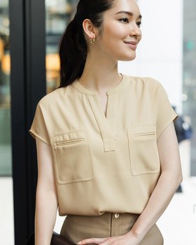 【ドゥクラッセ/DoCLASSE】 エステルダブル・フレンチポケットブラウス人気、トレンドファッション・服の通販 founy(ファニー) ファッション Fashion レディースファッション Fashion for Women トップス・カットソー Cut & Sew Tops シャツ・ブラウス・オフィスカジュアル Elegant Blouses & Button-Ups シンプル Simple, Minimal ジャケット Jacket, Outerwear ポケット Pocket, Pocket Detail モダン Modern, Contemporary 夏 Summer 春 Spring |ID:prp329100003283878