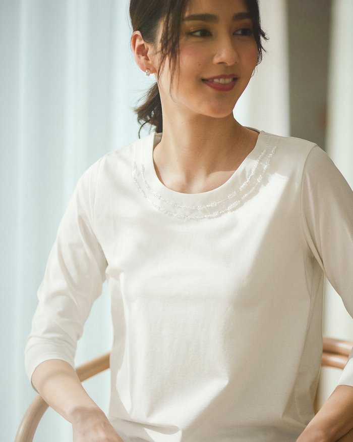 【ドゥクラッセ/DoCLASSE】のビジューデザイン・7分袖トップス インテリア・キッズ・メンズ・レディースファッション・服の通販 founy(ファニー) https://founy.com/ ファッション Fashion レディースファッション Fashion for Women トップス・カットソー Cut & Sew Tops シャツ・ブラウス・オフィスカジュアル Elegant Blouses & Button-Ups ロングTシャツ・Tシャツ Longline T-Shirts & Tees カットソー・ベーシックTシャツ Cut-and-Sewn Tops / Stretch Tees & Basics とろみ Fluid, Flowy Fabric カットソー Cut and Sewn Top ジャケット Jacket, Outerwear スパンコール Sequins, Sequin Embellishment ビジュー Bijou, Jewel-like Accent フロント Front, Front Design |ID: prp329100003296791 ipo3291000000032747932