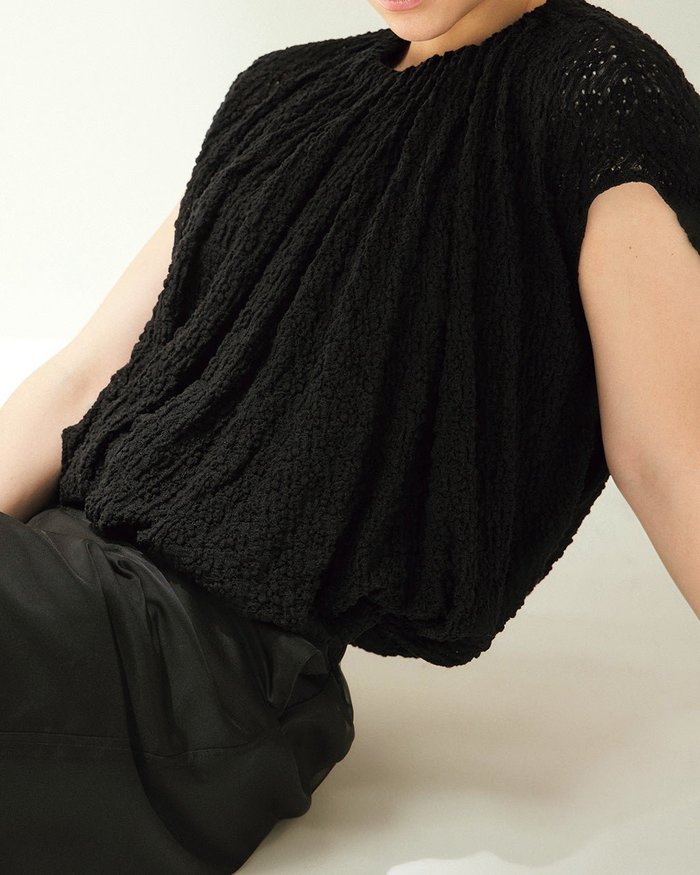 【ドゥクラッセ/DoCLASSE】のラッセルレース・シャーリングブラウス インテリア・キッズ・メンズ・レディースファッション・服の通販 founy(ファニー) https://founy.com/ ファッション Fashion レディースファッション Fashion for Women トップス・カットソー Cut & Sew Tops シャツ・ブラウス・オフィスカジュアル Elegant Blouses & Button-Ups シアー Sheer, See-Through シンプル Simple, Minimal ストレッチ Stretch, Stretchy Fabric スリーブ Sleeve, Long Sleeve / Short Sleeve フレンチ French, French Style ブラウジング Blouson Silhouette, Cinched Waist ラッセル Raschel, Raschel Lace レース Lace, Lace Fabric 夏 Summer |ID: prp329100003296838 ipo3291000000033919511