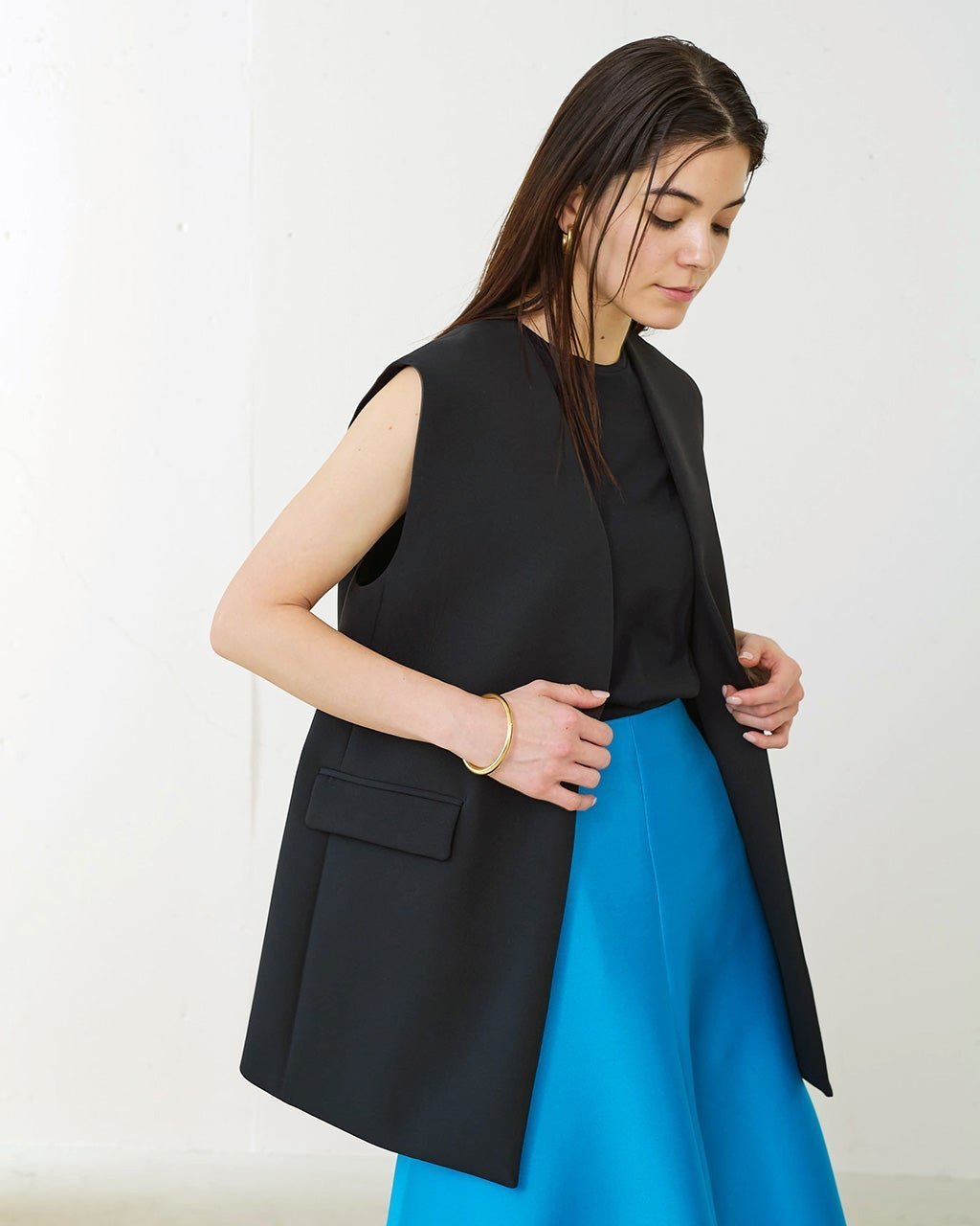 【ドゥクラッセ/DoCLASSE】のマトラッセクロス・ノーカラージレ インテリア・キッズ・メンズ・レディースファッション・服の通販 founy(ファニー) 　ファッション　Fashion　レディースファッション　Ladies' Fashion Online　アウター　Coat Outerwear　ジャケット　Jackets　エレガント 上品　Elegant　カッティング　Cutting　カーディガン　Cardigan　シンプル　Simple　ジャケット　Jacket　ストレッチ　Stretch　スリム　Slim　ノースリーブ　No Sleeve　ベスト　Vest　ワイド　Wide　ブラック|ID: prp329100003296839 ipo3291000000032636956
