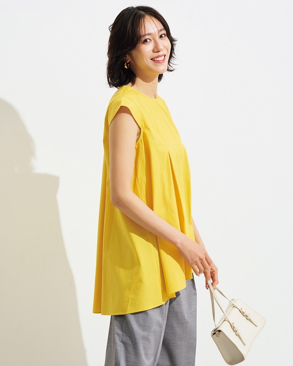 【ドゥクラッセ/DoCLASSE】の高密度コットン・タックフレアブラウス 人気、トレンドファッション・服の通販 founy(ファニー) 　ファッション　Fashion　レディースファッション　Fashion for Women　トップス・カットソー　Cut & Sew Tops　シャツ・ブラウス・オフィスカジュアル　Elegant Blouses & Button-Ups　フォルム　Silhouette, Form　フレア　Flare, Flared　ロング　Long, Long-Length　 other-1|ID: prp329100003418745 ipo3291000000032488542