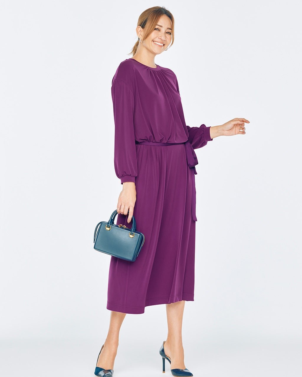 【ドゥクラッセ/DoCLASSE】のドレープジャージー・フレアワンピ/リボン付 インテリア・キッズ・メンズ・レディースファッション・服の通販 founy(ファニー) ファッション Fashion レディースファッション Fashion for Women ワンピース Dresses とろみ Fluid, Flowy Fabric サテン Satin, Glossy Fabric ショルダー Shoulder, Shoulder Strap シルク Silk, 100% Silk ストレッチ Stretch, Stretchy Fabric ドレープ Drape, Draping Fabric ドロップ Drop Shoulder, Dropped Style ブラウジング Blouson Silhouette, Cinched Waist リボン Ribbon, Bow プラム|ID: prp329100003529827 ipo3291000000036009004