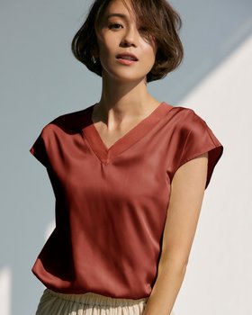 【ドゥクラッセ/DoCLASSE】 サテンシフォン・ノースリーブブラウス人気、トレンドファッション・服の通販 founy(ファニー) ファッション Fashion レディースファッション Fashion for Women トップス・カットソー Cut & Sew Tops キャミソール&ノースリーブ Camisoles & Sleeveless Tops シャツ・ブラウス・オフィスカジュアル Elegant Blouses & Button-Ups なめらか Smooth, Silky Texture サテン Satin, Glossy Fabric シフォン Chiffon, Lightweight Fabric シルク Silk, 100% Silk ノースリーブ Sleeveless, No-Sleeve |ID:prp329100003529844