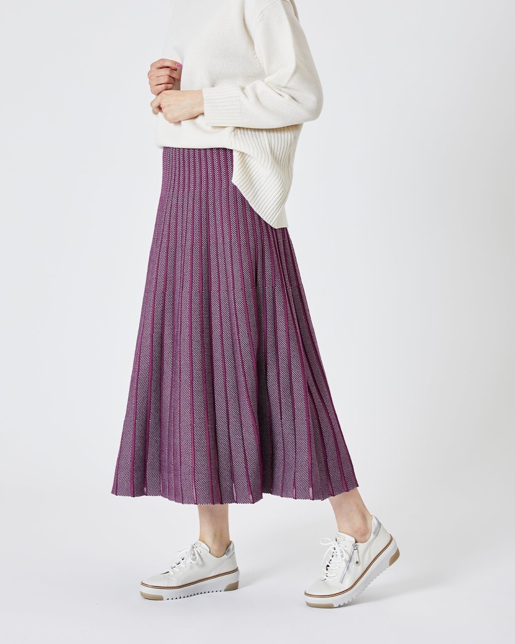 【フィットフィット/fitfit】のアウトステッチビジューレザースニーカー 人気、トレンドファッション・服の通販 founy(ファニー) 　ファッション　Fashion　レディースファッション　WOMEN　インソール　Insole　クッション　Cushion　スニーカー　Sneakers　フィット　Fit　フォルム　Form　モダン　Modern　エレガント 上品　Elegant　 other-1|ID: prp329100003561882 ipo3291000000028262182