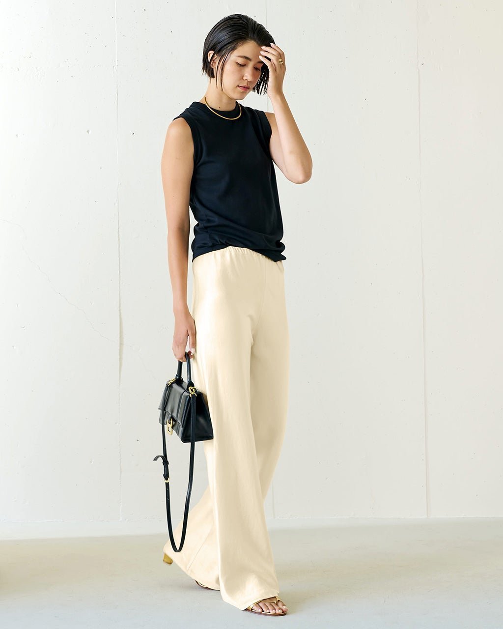 【ドゥクラッセ/DoCLASSE】のトリアセサテン・ワイドパンツ インテリア・キッズ・メンズ・レディースファッション・服の通販 founy(ファニー) 　ファッション　Fashion　レディースファッション　Fashion for Women　パンツ　Pants & Trousers　サテン　Satin, Glossy Fabric　ストレート　Straight, Straight Cut　ドレープ　Drape, Draping Fabric　ラグジュアリー　Luxury, Elegant　ワイド　Wide, Wide Fit　ペールイエロー|ID: prp329100003566268 ipo3291000000034725527