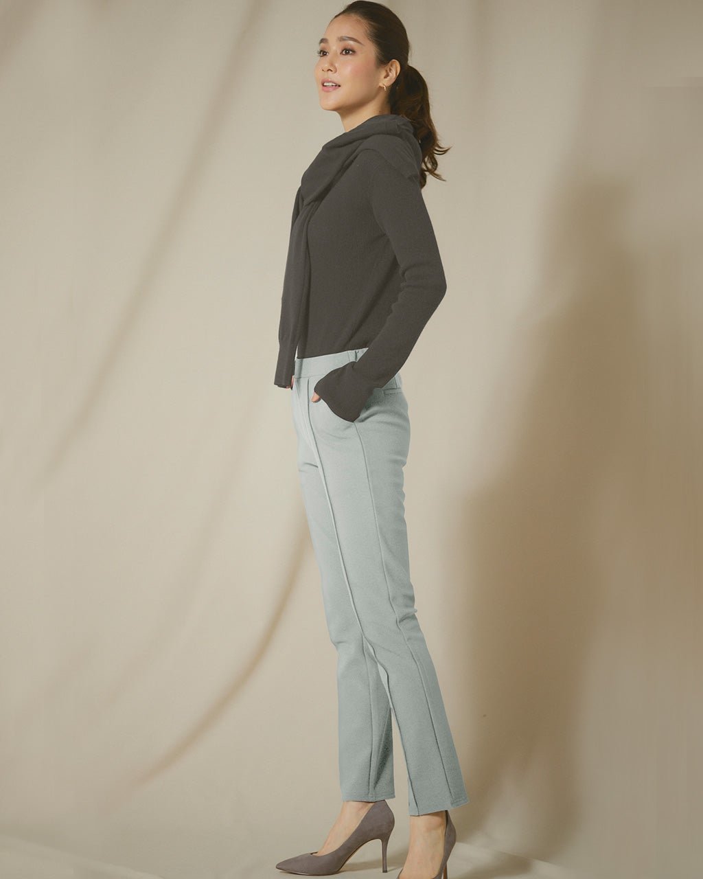 【ドゥクラッセ/DoCLASSE】のプレシャスウォーム・スリム69cm インテリア・キッズ・メンズ・レディースファッション・服の通販 founy(ファニー) 　ファッション　Fashion　レディースファッション　Fashion for Women　パンツ　Pants & Trousers　カットソー　Cut and Sewn Top　ジョーゼット　Georgette, Semi-Sheer Fabric　ストレッチ　Stretch, Stretchy Fabric　ポケット　Pocket, Pocket Detail　エレガント 上品　Elegant　グレー|ID: prp329100003597015 ipo3291000000028262587