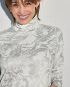 【ドゥクラッセ/DoCLASSE】の超長綿・タートルネック/総柄 シルバー&times;ホワイト|ID: prp329100003611360 ipo3291000000036009075