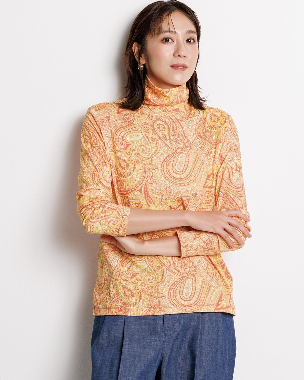 【ドゥクラッセ/DoCLASSE】の超長綿・タートルネック/総柄 インテリア・キッズ・メンズ・レディースファッション・服の通販 founy(ファニー) 　ファッション　Fashion　レディースファッション　Fashion for Women　トップス・カットソー　Cut & Sew Tops　シャツ・ブラウス・オフィスカジュアル　Elegant Blouses & Button-Ups　ロングTシャツ・Tシャツ　Longline T-Shirts & Tees　カットソー・ベーシックTシャツ　Cut-and-Sewn Tops / Stretch Tees & Basics　タートルネック・ハイネックトップス　Turtlenecks & High-Neck Tops　なめらか　Smooth, Silky Texture　カットソー　Cut and Sewn Top　タートル　Turtleneck, Turtle Collar　タートルネック　Turtleneck, High Neck　プリント　Print, Printed Pattern　サーモン・パターン|ID: prp329100003611360 ipo3291000000036009080