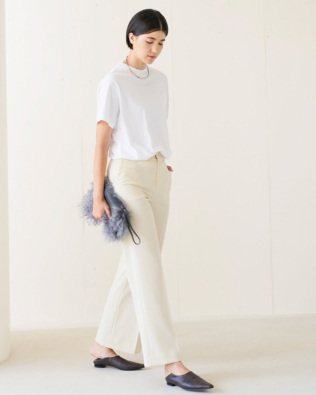 【ドゥクラッセ/DoCLASSE】の強撚ヴィスコース・ストレートパンツ インテリア・キッズ・メンズ・レディースファッション・服の通販 founy(ファニー) 　ファッション　Fashion　レディースファッション　Fashion for Women　パンツ　Pants & Trousers　オフホワイト|ID: prp329100003620895 ipo3291000000034725594