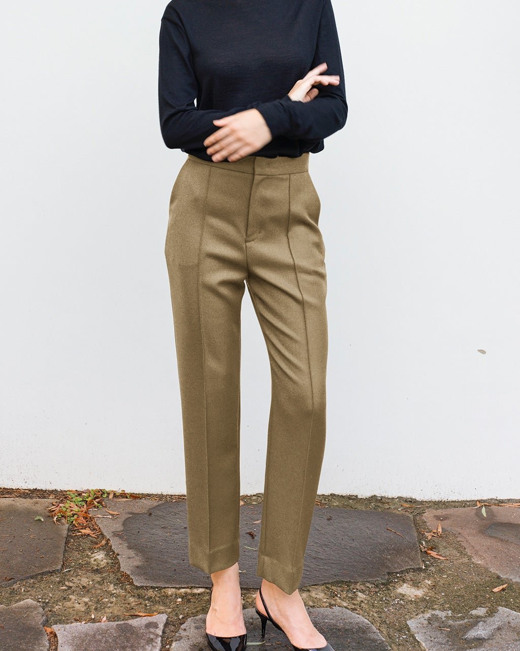 【ドゥクラッセ/DoCLASSE】の尾州ドライウール・ピンタックパンツ インテリア・キッズ・メンズ・レディースファッション・服の通販 founy(ファニー) 　ファッション　Fashion　レディースファッション　Fashion for Women　パンツ　Pants & Trousers　カーキベージュ|ID: prp329100003658492 ipo3291000000034725536