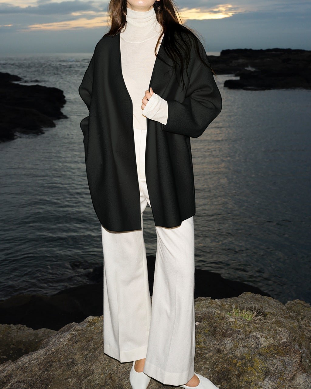 【ドゥクラッセ/DoCLASSE】のクレーターダブルフェイス・ジャケットコート インテリア・キッズ・メンズ・レディースファッション・服の通販 founy(ファニー) ファッション Fashion レディースファッション Fashion for Women アウター Coat / Outerwear Collection コート・ロングコート・ピーコート Long Coats, Peacoats & More レディースジャケット・軽アウター Jackets コンパクト Compact, Small Size ジャケット Jacket, Outerwear ダブル Double, Double-Breasted なめらか Smooth, Silky Texture パッチ Patch, Appliqué フェイス Face, Facial Design フォルム Silhouette, Form ポケット Pocket, Pocket Detail モコモコ Fuzzy, Fluffy ロング Long, Long-Length エレガント 上品 Elegant ブラック|ID: prp329100003658510 ipo3291000000034725573