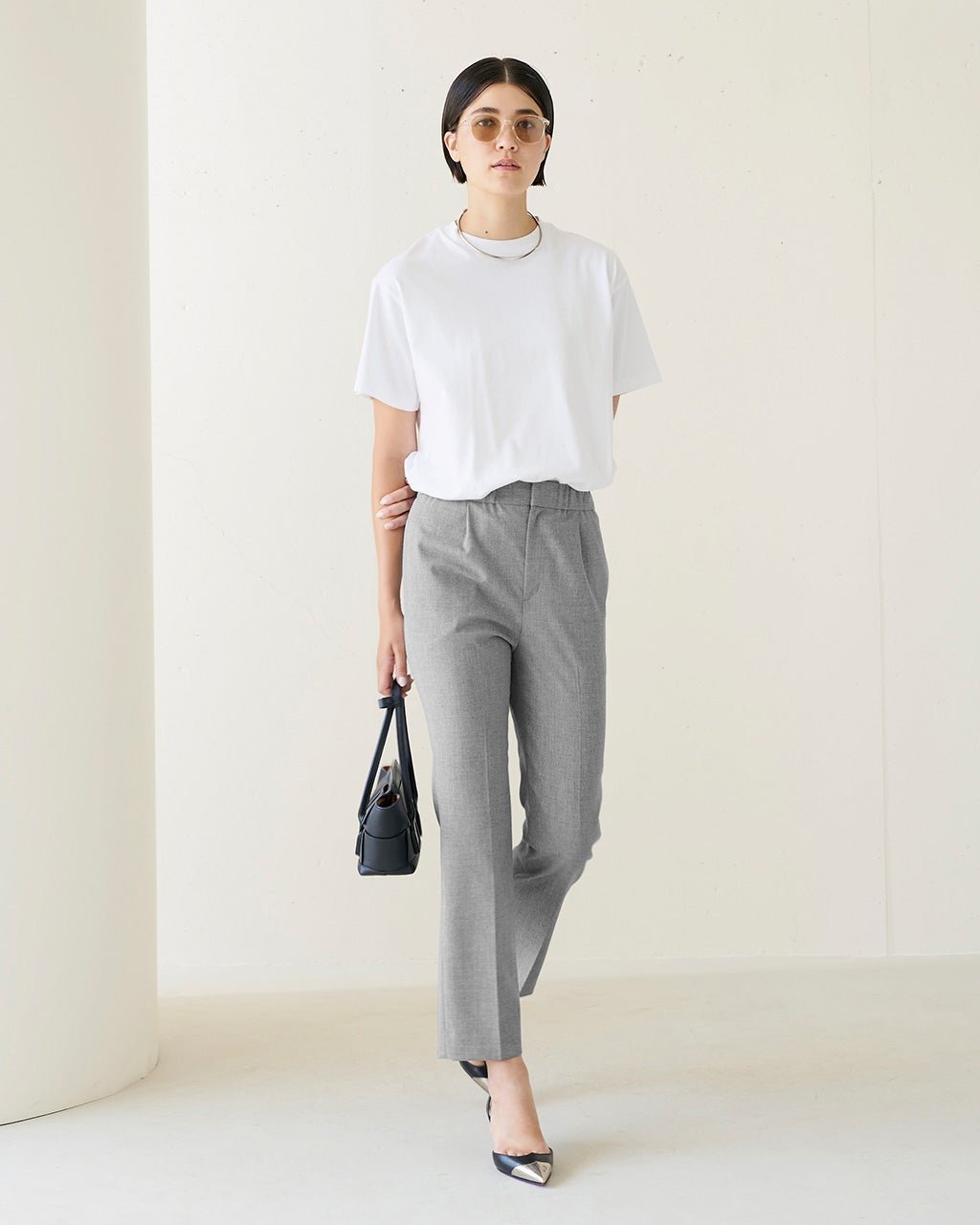 【ドゥクラッセ/DoCLASSE】の強撚ヴィスコース・シガレットパンツ インテリア・キッズ・メンズ・レディースファッション・服の通販 founy(ファニー) 　ファッション　Fashion　レディースファッション　Fashion for Women　パンツ　Pants & Trousers　グレー|ID: prp329100003658515 ipo3291000000034725591