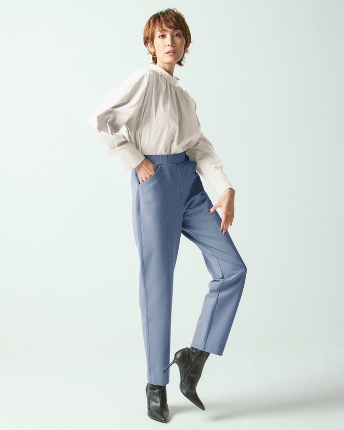 【ドゥクラッセ/DoCLASSE】のプレミアサーモ・テーパードパンツ インテリア・キッズ・メンズ・レディースファッション・服の通販 founy(ファニー) https://founy.com/ ファッション Fashion レディースファッション Fashion for Women パンツ Pants & Trousers ストレッチ Stretch, Stretchy Fabric センター Center, Center Line テーパード Tapered, Tapered Pants 定番 Standard, Basic Item エレガント 上品 Elegant ビジネス 仕事 通勤 Business / Work / Commuting |ID: prp329100003658522 ipo3291000000034338779