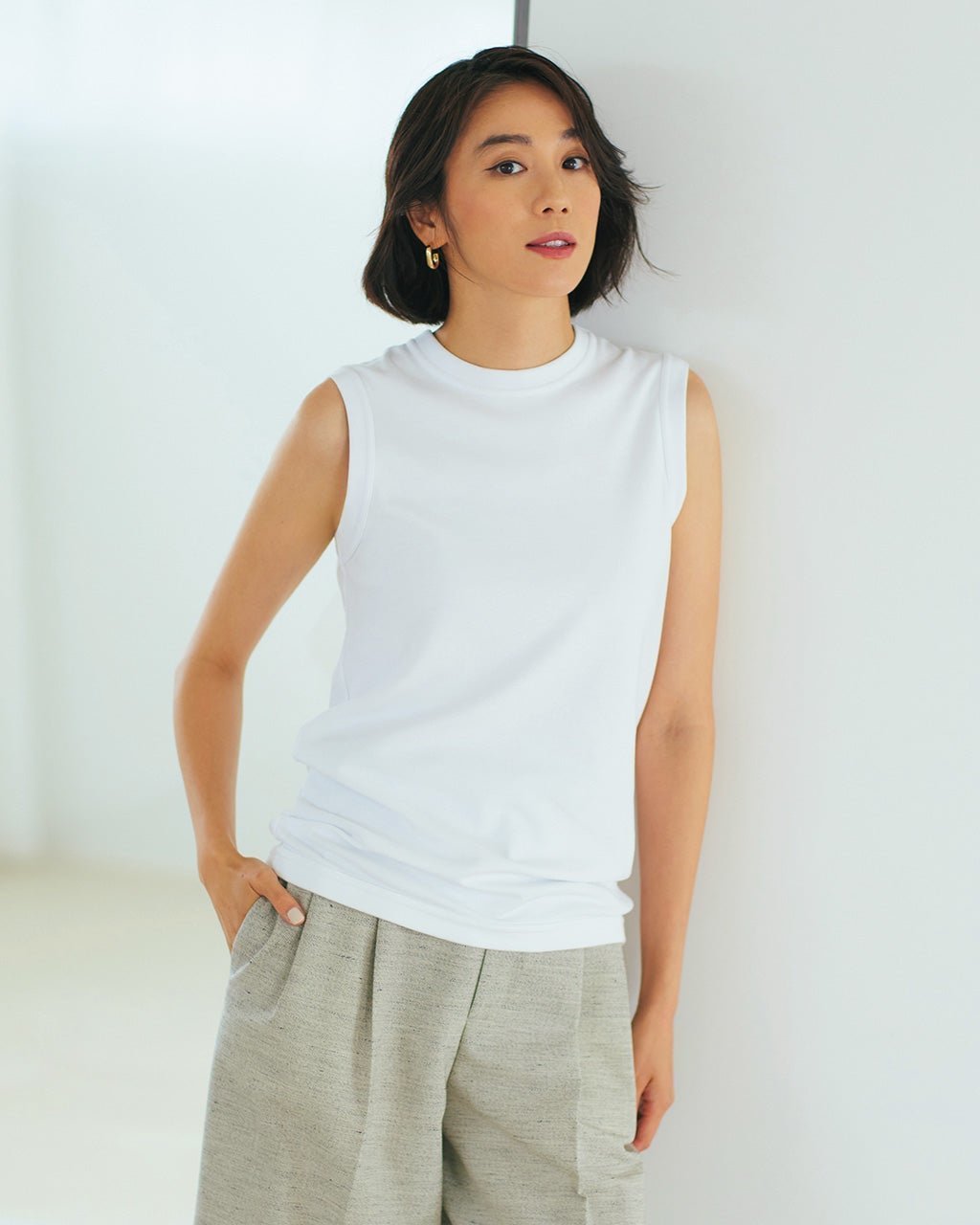 【ドゥクラッセ/DoCLASSE】のピュアコットンスムース/ノースリーブ インテリア・キッズ・メンズ・レディースファッション・服の通販 founy(ファニー) 　ファッション　Fashion　レディースファッション　Fashion for Women　トップス・カットソー　Cut & Sew Tops　キャミソール&ノースリーブ　Camisoles & Sleeveless Tops　カットソー・ベーシックTシャツ　Cut-and-Sewn Tops / Stretch Tees & Basics　カットソー　Cut and Sewn Top　ノースリーブ　Sleeveless, No-Sleeve　ホワイト|ID: prp329100003678126 ipo3291000000028265017