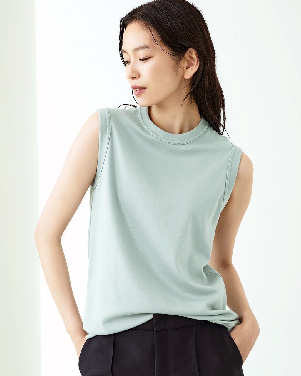 【ドゥクラッセ/DoCLASSE】のピュアコットンスムース/ノースリーブ インテリア・キッズ・メンズ・レディースファッション・服の通販 founy(ファニー) 　ファッション　Fashion　レディースファッション　Fashion for Women　トップス・カットソー　Cut & Sew Tops　キャミソール&ノースリーブ　Camisoles & Sleeveless Tops　カットソー・ベーシックTシャツ　Cut-and-Sewn Tops / Stretch Tees & Basics　カットソー　Cut and Sewn Top　ノースリーブ　Sleeveless, No-Sleeve　ダスティーブルー|ID: prp329100003678126 ipo3291000000028265022