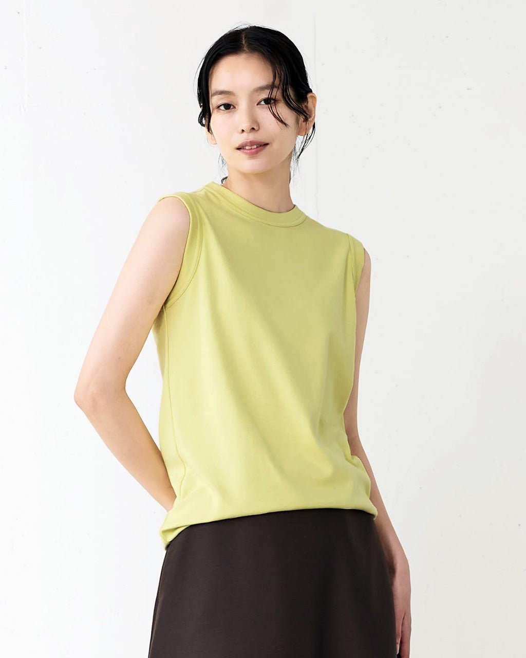 【ドゥクラッセ/DoCLASSE】のピュアコットンスムース/ノースリーブ インテリア・キッズ・メンズ・レディースファッション・服の通販 founy(ファニー) 　ファッション　Fashion　レディースファッション　Fashion for Women　トップス・カットソー　Cut & Sew Tops　キャミソール&ノースリーブ　Camisoles & Sleeveless Tops　カットソー・ベーシックTシャツ　Cut-and-Sewn Tops / Stretch Tees & Basics　カットソー　Cut and Sewn Top　ノースリーブ　Sleeveless, No-Sleeve　シトロングリーン|ID: prp329100003678126 ipo3291000000028265023