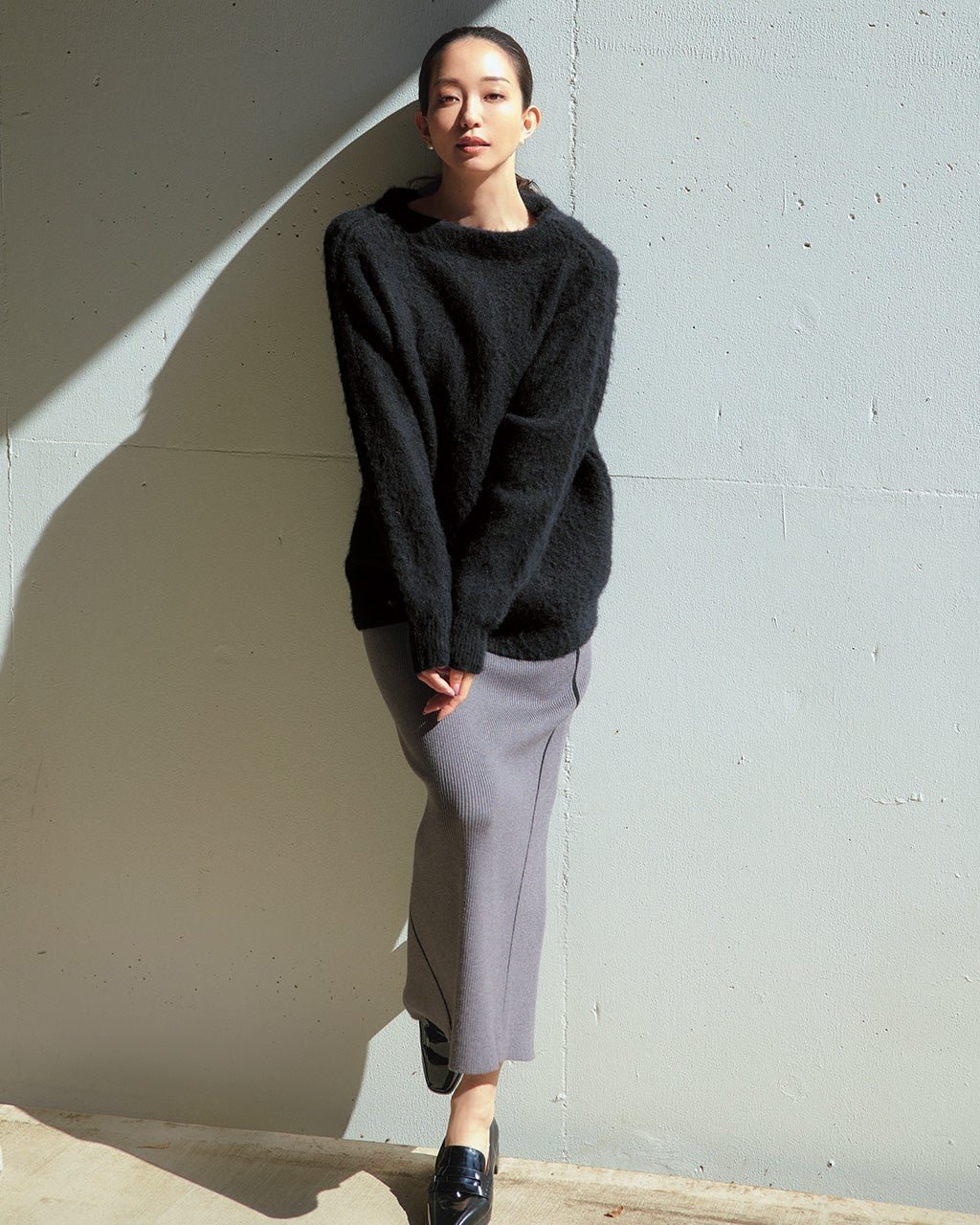 【ドゥクラッセ/DoCLASSE】のロイヤルアルパカ・ファー加工ファネルネック インテリア・キッズ・メンズ・レディースファッション・服の通販 founy(ファニー) 　ファッション　Fashion　レディースファッション　Fashion for Women　トップス・カットソー　Cut & Sew Tops　ニット　Knit Tops & Sweaters　セーター　Sweater, Knitwear　ブラック|ID: prp329100003696835 ipo3291000000035331271