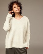 【ドゥクラッセ/DoCLASSE】のロイヤルアルパカ・ファー加工Vネック 人気、トレンドファッション・服の通販 founy(ファニー) ファッション Fashion レディースファッション WOMEN トップス・カットソー Tops/Tshirt ニット Knit Tops Vネック V-Neck カシミヤ Cashmere セーター Sweater thumbnail オフホワイト|ID: prp329100003696842 ipo3291000000024310713