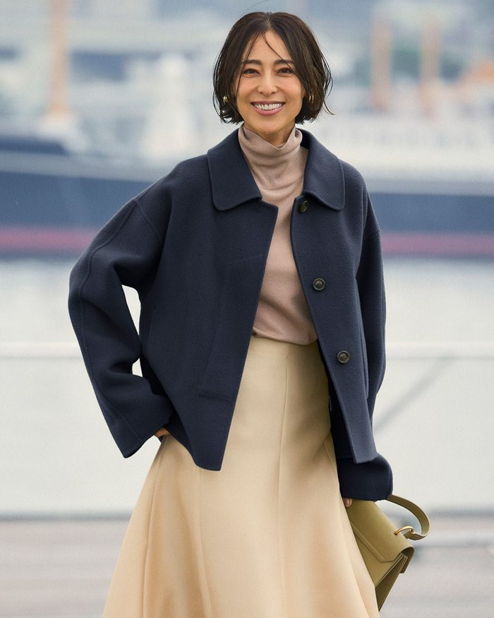 【ドゥクラッセ/DoCLASSE】のカシミヤ混ウールリバー・ショートコート インテリア・キッズ・メンズ・レディースファッション・服の通販 founy(ファニー) https://founy.com/ ファッション Fashion レディースファッション Fashion for Women アウター Coat / Outerwear Collection コート・ロングコート・ピーコート Long Coats, Peacoats & More アシンメトリー Asymmetrical Style ショート Short, Short Length シンプル Simple, Minimal ダブル Double, Double-Breasted なめらか Smooth, Silky Texture パッチ Patch, Appliqué フェイス Face, Facial Design ポケット Pocket, Pocket Detail |ID: prp329100003767751 ipo3291000000030721664