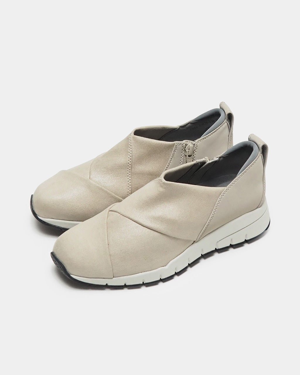【フィットフィット/fitfit】のクロスインステップスニーカー インテリア・キッズ・メンズ・レディースファッション・服の通販 founy(ファニー) 　ファッション　Fashion　レディースファッション　Fashion for Women　おすすめ　Recommended / Our Picks　スタイリッシュ　Stylish, Fashionable　ストレッチ　Stretch, Stretchy Fabric　スニーカー　Sneakers, Trainers　フィット　Fit, Slim Fit　ベーシック　Basic, Essential　ラバー　Rubber, Rubber Sole　レース　Lace, Lace Fabric　軽量　Lightweight, Ultra Light　ライトグレー2|ID: prp329100003780062 ipo3291000000028537539