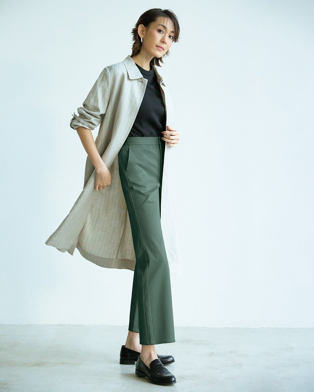 【ドゥクラッセ/DoCLASSE】のミラクルストレッチ・サイド切替ストレート 人気、トレンドファッション・服の通販 founy(ファニー)  ファッション Fashion レディースファッション Fashion for Women パンツ Pants & Trousers ストレッチ Stretch, Stretchy Fabric ストレート Straight, Straight Cut スリム Slim, Slim Fit ヨガ Yoga, Yoga Wear レギンス Leggings, Stretch Pants ビジネス 仕事 通勤 Business / Work / Commuting 切替 Switching, Contrast Panel  other-1|ID: prp329100003831743 ipo3291000000033856858