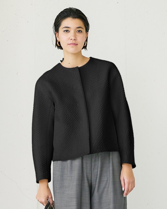 【ドゥクラッセ/DoCLASSE】のストレッチジャカード・ノーカラージャケット インテリア・キッズ・メンズ・レディースファッション・服の通販 founy(ファニー) https://founy.com/ ファッション Fashion レディースファッション Fashion for Women アウター Coat / Outerwear Collection レディースジャケット・軽アウター Jackets ノーカラージャケット / シンプル上品コーデ Collarless Jackets ショルダー Shoulder, Shoulder Strap シンプル Simple, Minimal ジャカード／ジャガード Jacquard, Woven Pattern ジャケット Jacket, Outerwear ドロップ Drop Shoulder, Dropped Style ベスト Vest, Waistcoat リボン Ribbon, Bow ワッフル Waffle, Waffle Knit 春 Spring 秋 Autumn |ID: prp329100003851409 ipo3291000000034854522