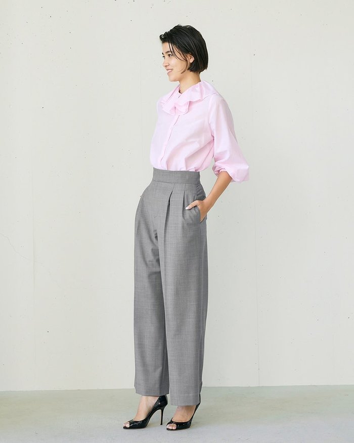 【ドゥクラッセ/DoCLASSE】のストレッチウール・タックワイドパンツ インテリア・キッズ・メンズ・レディースファッション・服の通販 founy(ファニー) https://founy.com/ ファッション Fashion レディースファッション Fashion for Women パンツ Pants & Trousers なめらか Smooth, Silky Texture ストレッチ Stretch, Stretchy Fabric フロント Front, Front Design モダン Modern, Contemporary ワイド Wide, Wide Fit |ID: prp329100003910251 ipo3291000000035126945