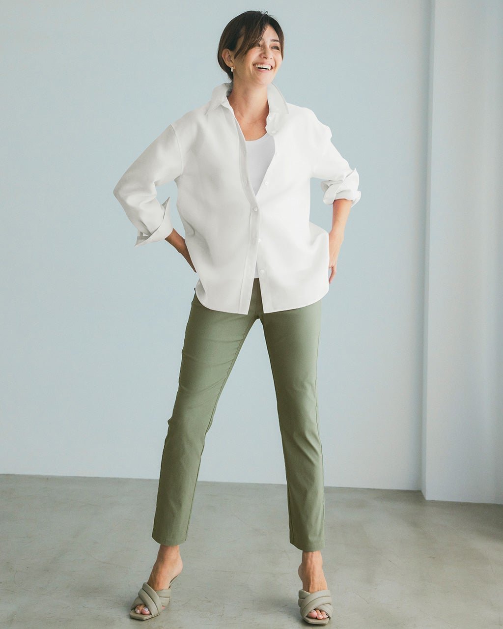 【ドゥクラッセ/DoCLASSE】のドライタッチ・スリム68cm インテリア・キッズ・メンズ・レディースファッション・服の通販 founy(ファニー) ファッション Fashion レディースファッション Fashion for Women パンツ Pants & Trousers アンクル Ankle-Length Design ギャザー Gathered, Ruffled ストレッチ Stretch, Stretchy Fabric スリム Slim, Slim Fit 定番 Standard, Basic Item 人気 Popular, Best Seller フロント Front, Front Design プリント Print, Printed Pattern 夏 Summer オリーブ|ID: prp329100003910365 ipo3291000000036037243