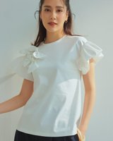 【ドゥクラッセ/DoCLASSE】の異素材コンビ・リボンデザイントップス 人気、トレンドファッション・服の通販 founy(ファニー) ファッション Fashion レディースファッション Fashion for Women トップス・カットソー Cut & Sew Tops シャツ・ブラウス・オフィスカジュアル Elegant Blouses & Button-Ups ロングTシャツ・Tシャツ Longline T-Shirts & Tees カットソー・ベーシックTシャツ Cut-and-Sewn Tops / Stretch Tees & Basics なめらか Smooth, Silky Texture カットソー Cut and Sewn Top シルケット Silket, Silky Cotton バルーン Balloon, Balloon Silhouette モチーフ Motif, Design Theme リボン Ribbon, Bow |ID:prp329100003954193