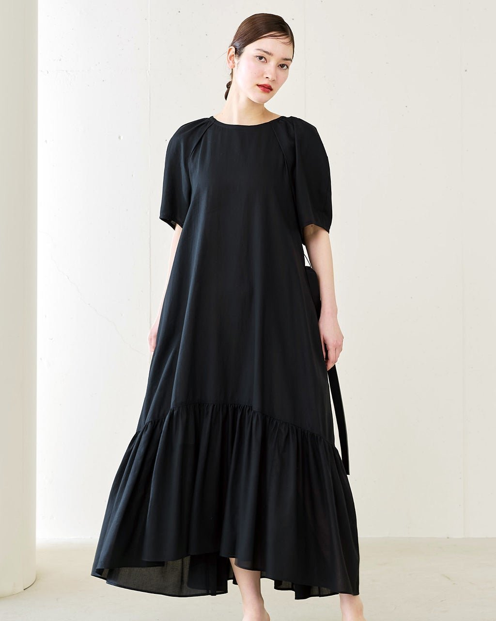 【ドゥクラッセ/DoCLASSE】の塩縮コットン・パフスリーブワンピース インテリア・キッズ・メンズ・レディースファッション・服の通販 founy(ファニー) 　ファッション　Fashion　レディースファッション　Fashion for Women　ワンピース　Dresses　スリーブ　Sleeve, Long Sleeve / Short Sleeve　リゾート　Resort, Vacation Style　夏　Summer　ブラック|ID: prp329100003981136 ipo3291000000035894274