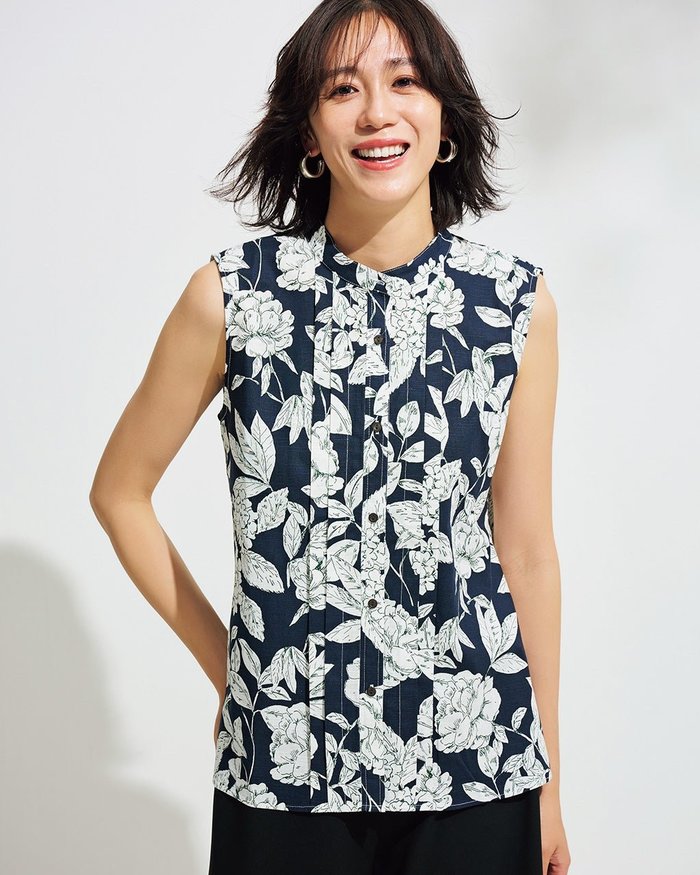 【ドゥクラッセ/DoCLASSE】のスラブコットン・ボタニカル柄ブラウス インテリア・キッズ・メンズ・レディースファッション・服の通販 founy(ファニー) https://founy.com/ ファッション Fashion レディースファッション Fashion for Women トップス・カットソー Cut & Sew Tops シャツ・ブラウス・オフィスカジュアル Elegant Blouses & Button-Ups セットアップ Set-Up, Coordinated Outfit ノースリーブ Sleeveless, No-Sleeve プリント Print, Printed Pattern エレガント 上品 Elegant ビジネス 仕事 通勤 Business / Work / Commuting 夏 Summer |ID: prp329100003989148 ipo3291000000035991277