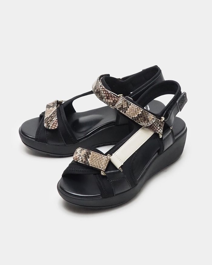 【フィットフィット/fitfit】の厚底3ベルトサンダル インテリア・キッズ・メンズ・レディースファッション・服の通販 founy(ファニー) https://founy.com/ ファッション Fashion レディースファッション Fashion for Women ベルト&ウエストマーク Belts & Waist Accessories コンパクト Compact, Small Size サンダル Sandals, Summer Shoes ストーン Stone, Gem-Like スポーティ Sporty, Casual Athletic パターン Pattern, Design Print フィット Fit, Slim Fit フェミニン Feminine, Girly ラバー Rubber, Rubber Sole エレガント 上品 Elegant 厚底 Platform Shoes |ID: prp329100003996613 ipo3291000000035184750