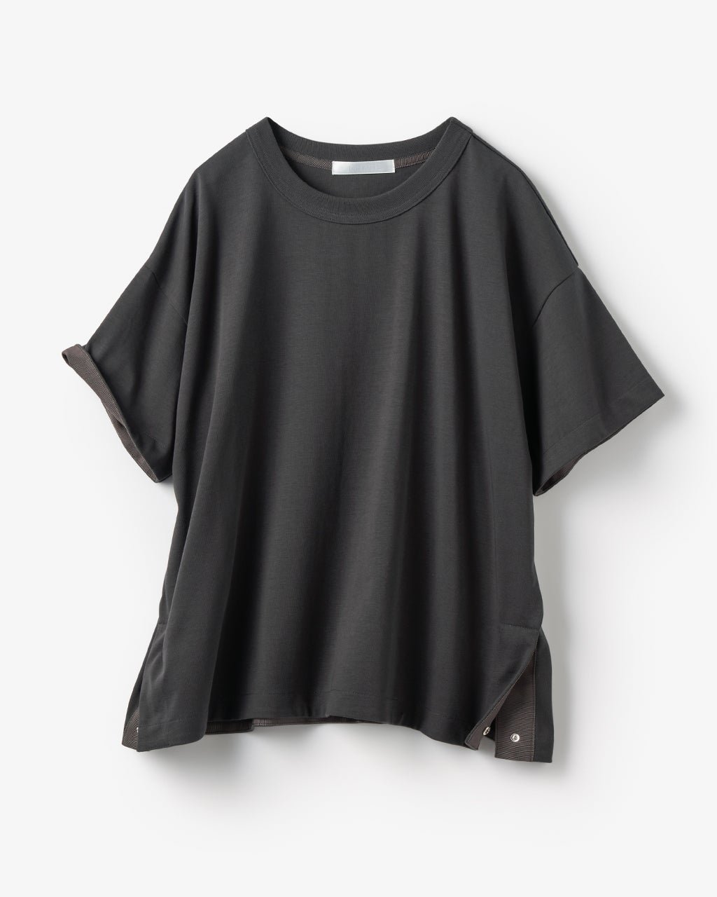 【ドゥクラッセ/DoCLASSE】の高密度シルコットン・クルーネックT インテリア・キッズ・メンズ・レディースファッション・服の通販 founy(ファニー) 　ファッション　Fashion　レディースファッション　Fashion for Women　トップス・カットソー　Cut & Sew Tops　シャツ・ブラウス・オフィスカジュアル　Elegant Blouses & Button-Ups　ロングTシャツ・Tシャツ　Longline T-Shirts & Tees　カットソー・ベーシックTシャツ　Cut-and-Sewn Tops / Stretch Tees & Basics　カットソー　Cut and Sewn Top　グログラン　Grosgrain, Grosgrain Ribbon　スリット　Slit, Slit Detail　フォルム　Silhouette, Form　夏　Summer　チャコール|ID: prp329100004020928 ipo3291000000032027179