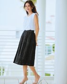 【ドゥクラッセ/DoCLASSE】のリーフジャカード・タックフレアスカート 人気、トレンドファッション・服の通販 founy(ファニー) ファッション Fashion レディースファッション WOMEN スカート Skirt Aライン/フレアスカート Flared A-Line Skirts エアリー Airy キュプラ Cupra ジャカード Jacquard ビジネス 仕事 通勤 Business フォーマル Formal フレア Flare リーフ Leaf thumbnail ブラック|ID: prp329100004039281 ipo3291000000026980174