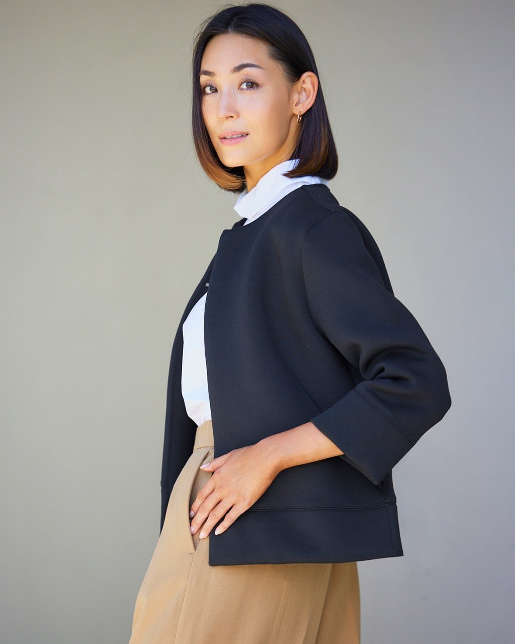 【ドゥクラッセ/DoCLASSE】のエアーライト・フォルムジャケット インテリア・キッズ・メンズ・レディースファッション・服の通販 founy(ファニー) 　ファッション　Fashion　レディースファッション　Fashion for Women　アウター　Coat / Outerwear Collection　レディースジャケット・軽アウター　Jackets　なめらか　Smooth, Silky Texture　カットソー　Cut and Sewn Top　カーディガン　Cardigan, Knitwear　ジャケット　Jacket, Outerwear　ストレッチ　Stretch, Stretchy Fabric　フォルム　Silhouette, Form　フロント　Front, Front Design　人気　Popular, Best Seller　ミッドナイトブルー|ID: prp329100004132005 ipo3291000000034931807