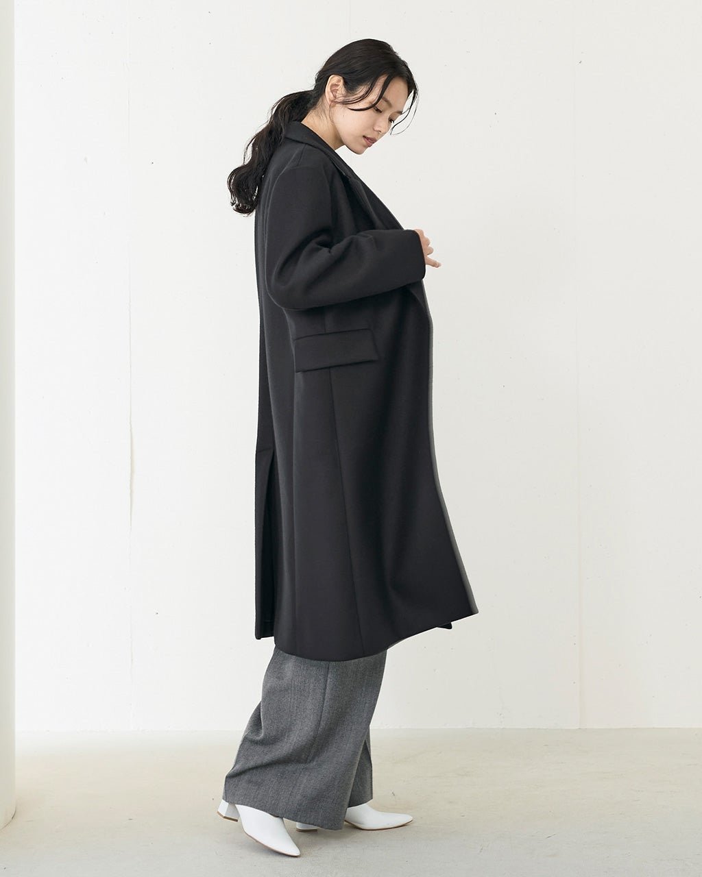 【ドゥクラッセ/DoCLASSE】の尾州ウール・ローブコート インテリア・キッズ・メンズ・レディースファッション・服の通販 founy(ファニー) 　ファッション　Fashion　レディースファッション　Fashion for Women　アウター　Coat / Outerwear Collection　コート・ロングコート・ピーコート　Long Coats, Peacoats & More　オケージョン　Occasion Wear　クラシック　Classic, Timeless Style　ショルダー　Shoulder, Shoulder Strap　ストレート　Straight, Straight Cut　ビジネス 仕事 通勤　Business / Work / Commuting　ブラック|ID: prp329100004168551 ipo3291000000034725358