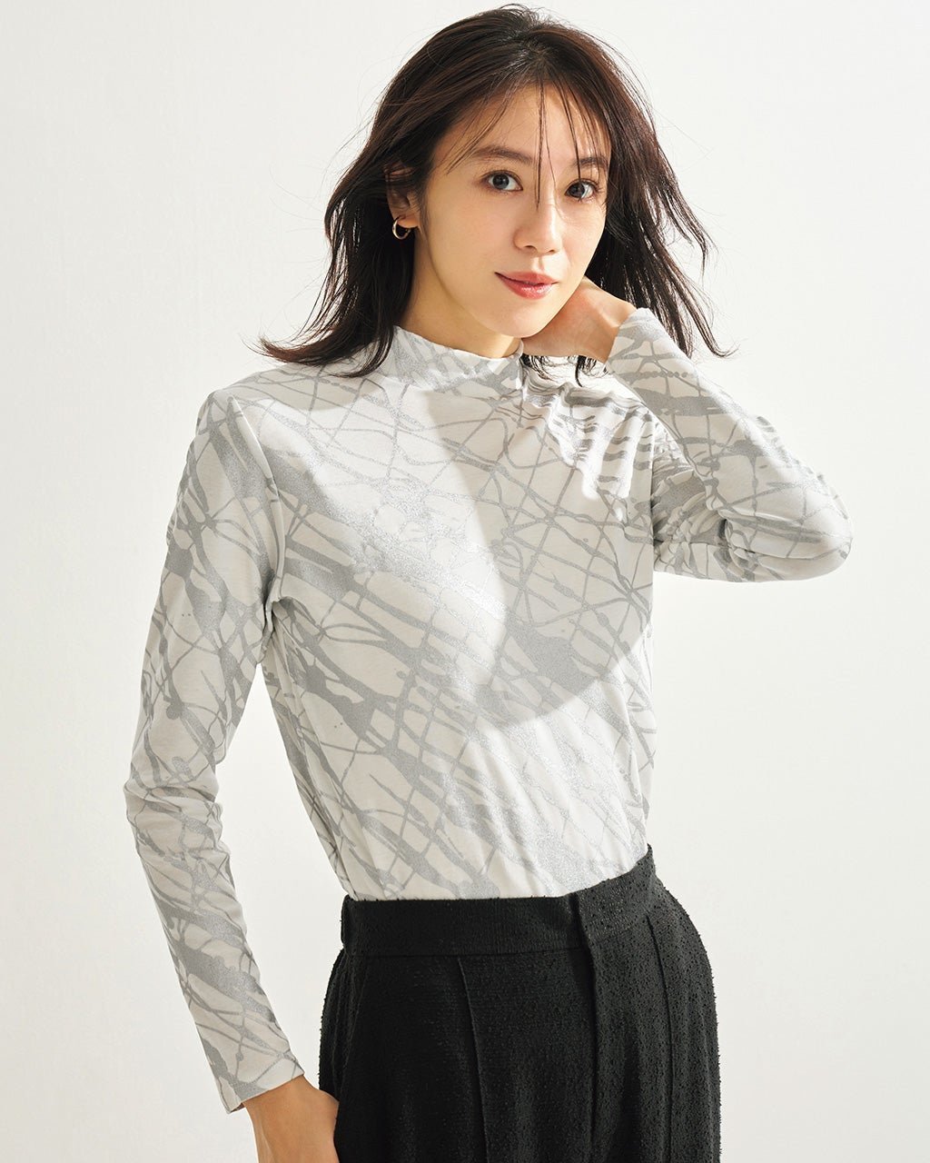 【ドゥクラッセ/DoCLASSE】の超長綿ハイネック/モダン柄 人気、トレンドファッション・服の通販 founy(ファニー) ファッション Fashion レディースファッション Fashion for Women トップス・カットソー Cut & Sew Tops シャツ・ブラウス・オフィスカジュアル Elegant Blouses & Button-Ups ロングTシャツ・Tシャツ Longline T-Shirts & Tees カットソー・ベーシックTシャツ Cut-and-Sewn Tops / Stretch Tees & Basics なめらか Smooth, Silky Texture カットソー Cut and Sewn Top ハイネック High Neck, Mock Neck ペイズリー Paisley, Ethnic Pattern ボタニカル Botanical, Floral Pattern モダン Modern, Contemporary other-1|ID: prp329100004168650 ipo3291000000034746330