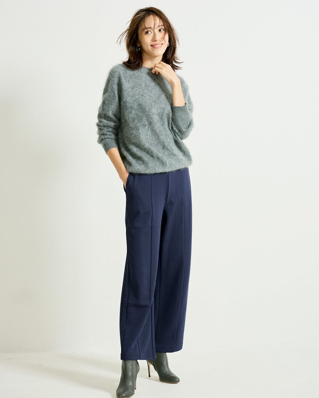 【ドゥクラッセ/DoCLASSE】のプレミアサーモN・ストレート68cm 人気、トレンドファッション・服の通販 founy(ファニー) 　ファッション　Fashion　レディースファッション　Fashion for Women　パンツ　Pants & Trousers　ストレッチ　Stretch, Stretchy Fabric　ストレート　Straight, Straight Cut　センター　Center, Center Line　タイツ　Tights, Legwear　フロント　Front, Front Design　ポケット　Pocket, Pocket Detail　エレガント 上品　Elegant　人気　Popular, Best Seller　 other-1|ID: prp329100004168668 ipo3291000000034606692