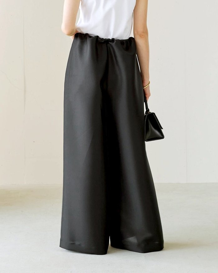 【ドゥクラッセ/DoCLASSE】のオクタダブルクロス・ギャザーパンツ インテリア・キッズ・メンズ・レディースファッション・服の通販 founy(ファニー) https://founy.com/ ファッション Fashion レディースファッション Fashion for Women パンツ Pants & Trousers エレガント 上品 Elegant カッティング Cutting Detail シルク Silk, 100% Silk フォルム Silhouette, Form リラックス Relax, Relaxed Fit |ID: prp329100004210612 ipo3291000000034388792